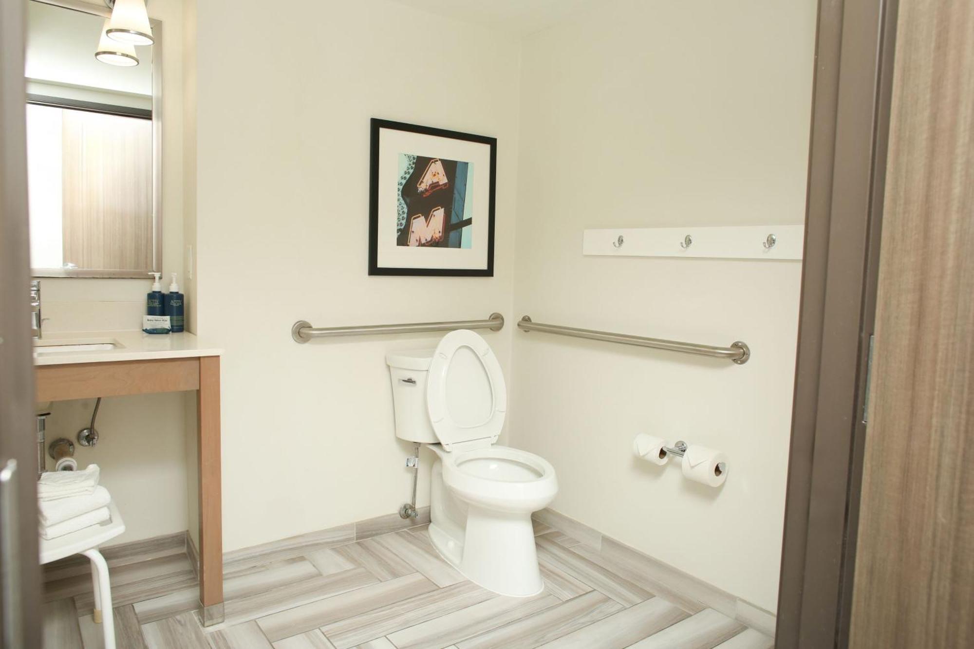 Four Points By Sheraton ميدلاند المظهر الخارجي الصورة